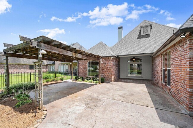 Building Photo - 19537 S Harrells Ferry Rd