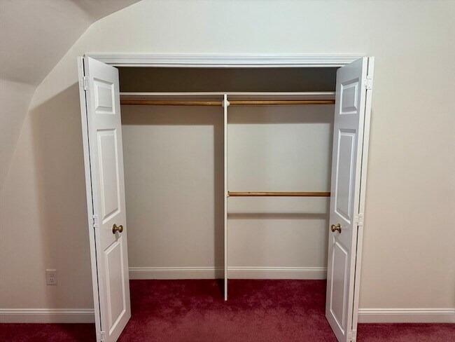 Building Photo - 165 Grove St