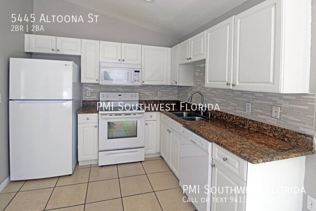 Building Photo - 5445 Altoona St