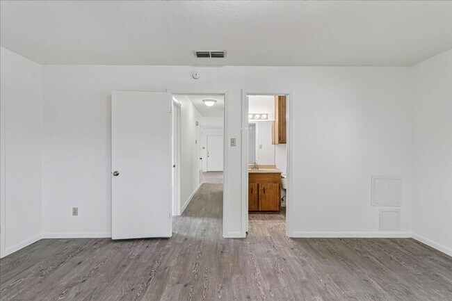 Building Photo - 1622 La Joya St