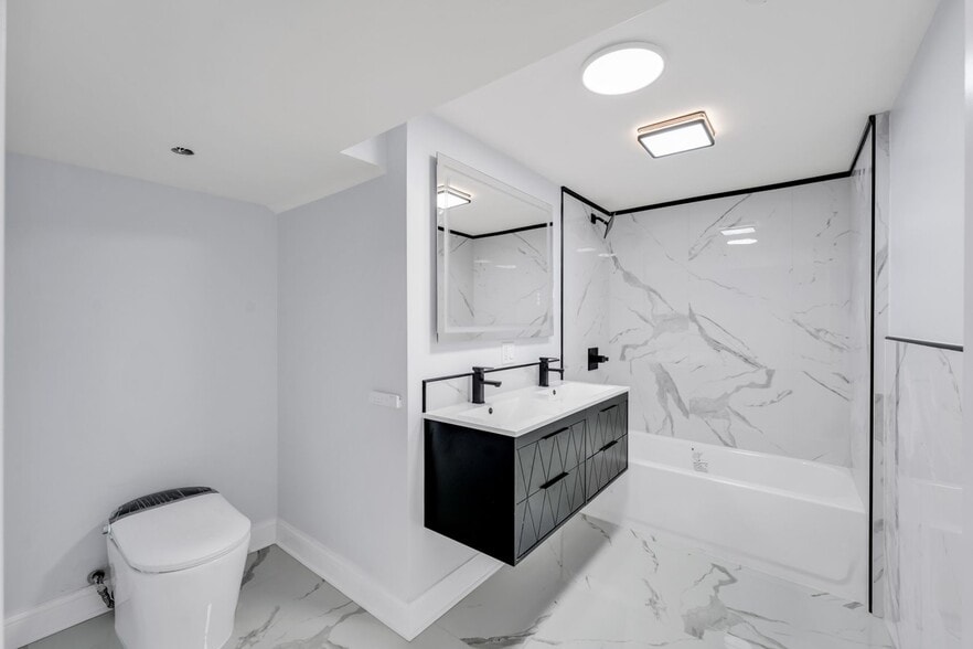 Building Photo - 1115 N Taylor Ave