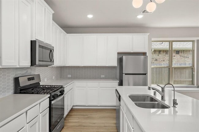 Building Photo - 2410 Table Rock Ct
