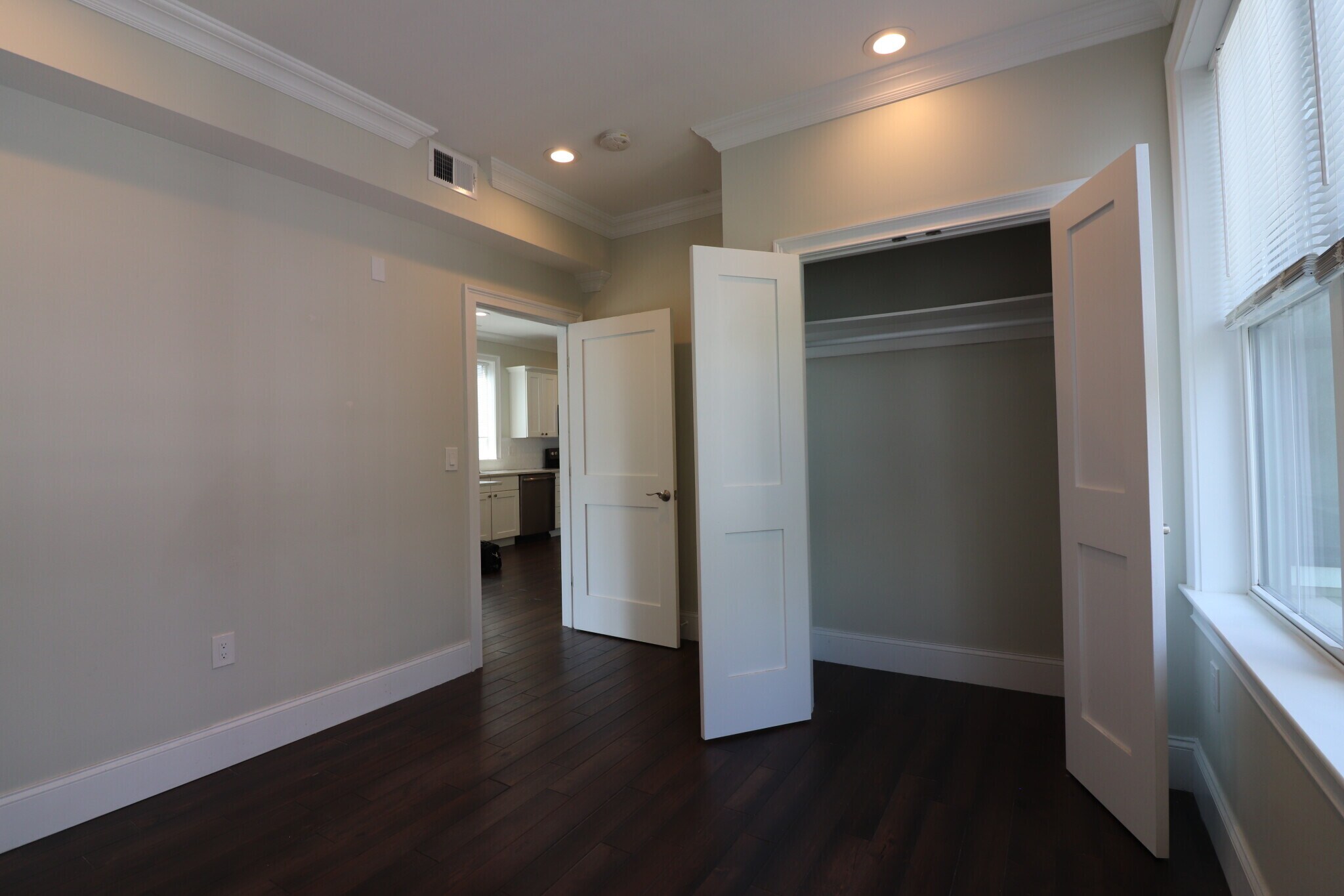 Building Photo - 140 Minden St