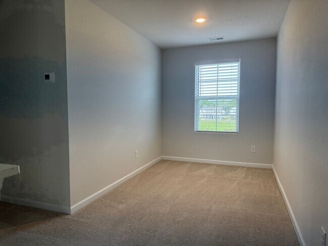 Building Photo - Great 3BR Home