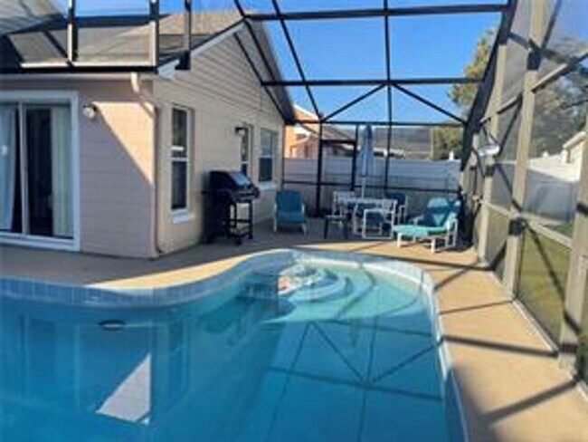 Building Photo - 751 Country Woods Cir