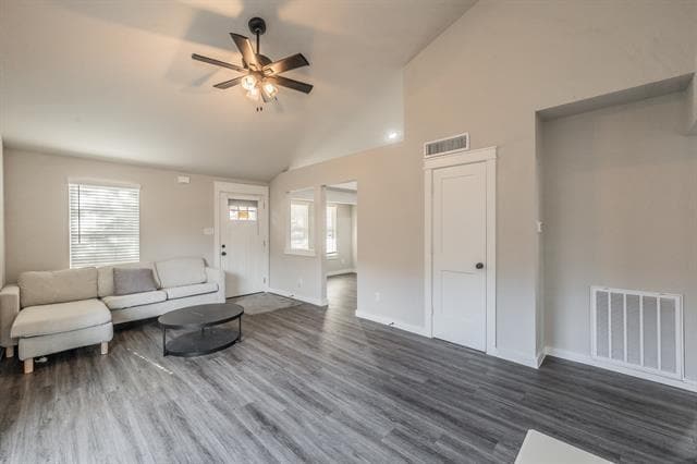 Building Photo - 2425 Cripple Creek Dr