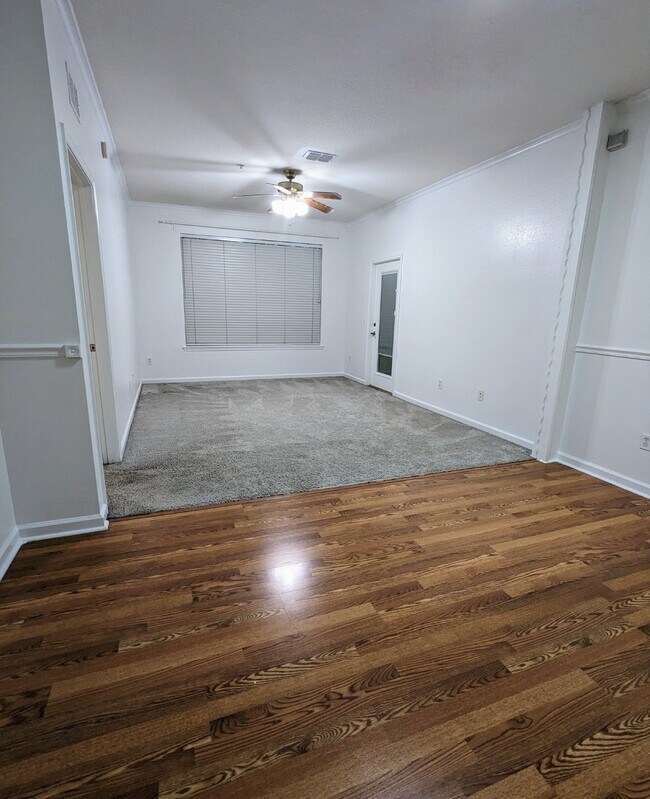 Building Photo - "Beautiful Move-In Ready 3/2 Condo near Town Center & UNF - Lease Today & Pay $0 for March Rent!"