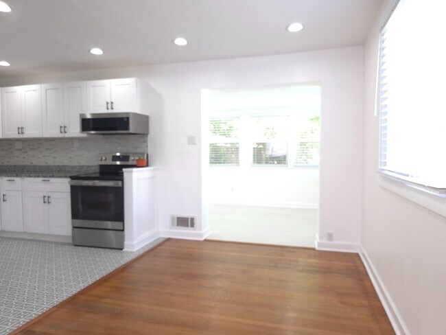 Building Photo - 2209 Quinton Rd