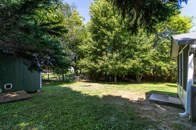 Building Photo - 7005 Buddy J Ln