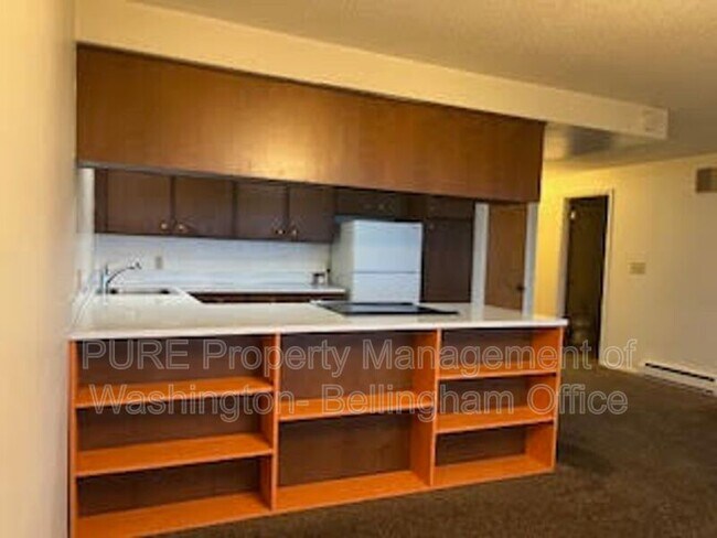 Building Photo - 625 N Garden St