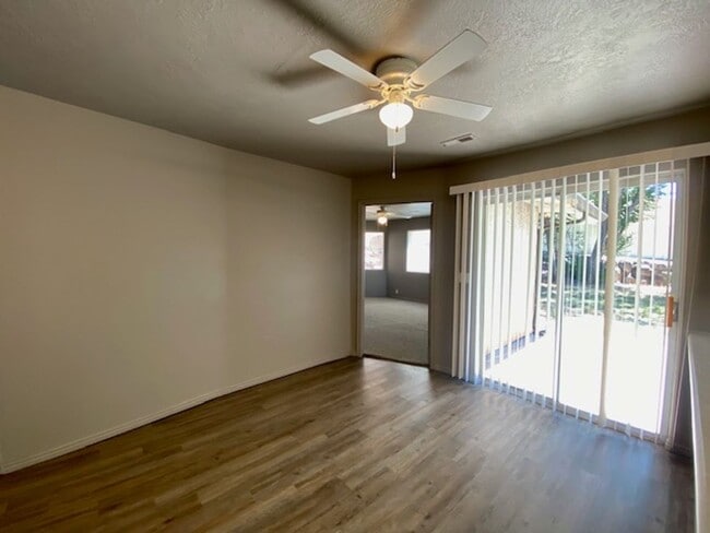 Building Photo - DARLING PROPERTY FOR RENT IN LAVERKIN!