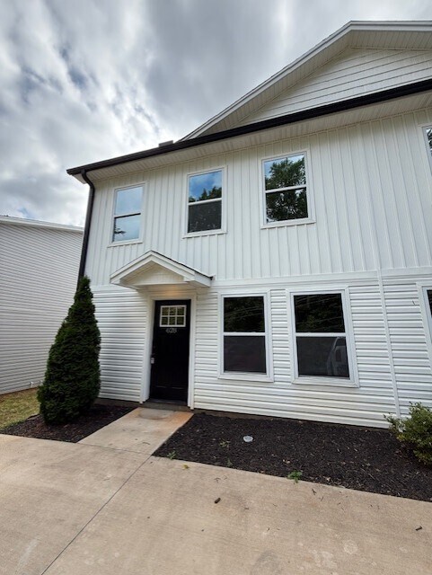 Primary Photo - 628 Tanner Rd