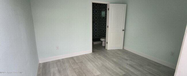 Building Photo - 216 NE 3rd St