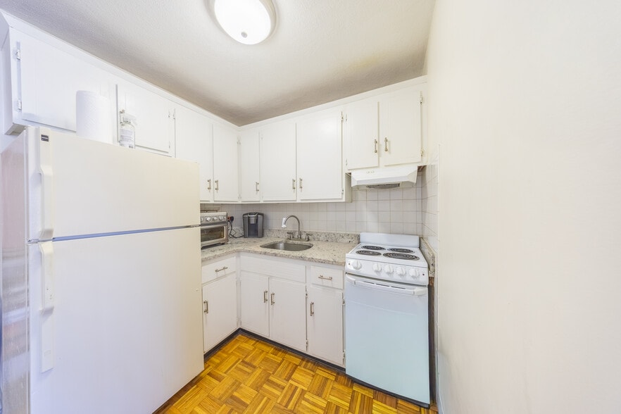 Building Photo - 383 Langley Rd
