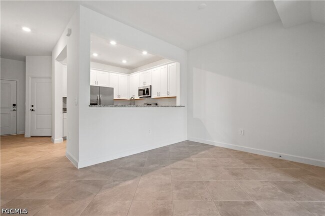 Building Photo - 14150 Gardeners Wy