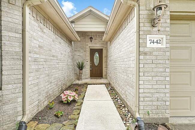 Building Photo - 7442 Colony Bend Ln