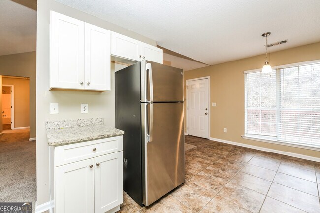 Building Photo - 573 Ransom Way