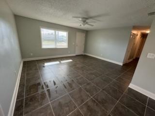 Building Photo - 3015 Sabal Palm Dr