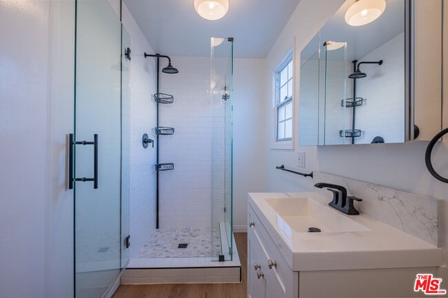 Building Photo - 108 N Broadway