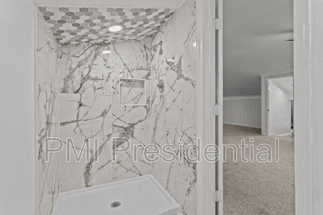 Building Photo - 4560 E Williamsburg Rd