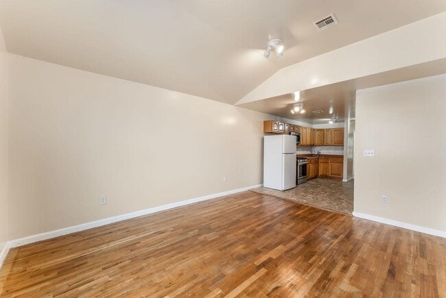 Building Photo - 285 Claremont Ave