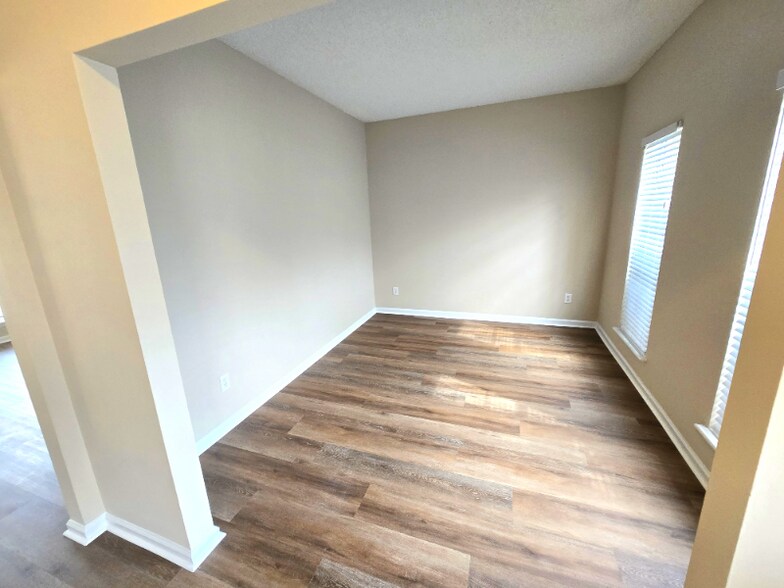 Building Photo - 14522 Cinnamon Field Rd