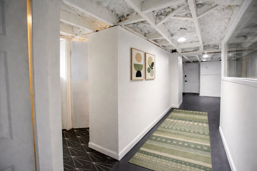 Hall way to flex & bathroom - 1713 E Main St