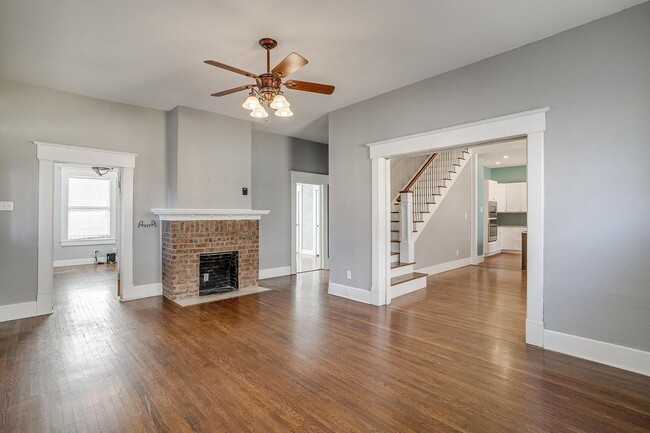 Building Photo - Amazingly Remodeled 1916 Home Located in N...