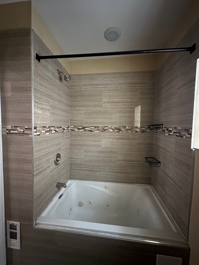 Building Photo - 6147 S Keeler Ave