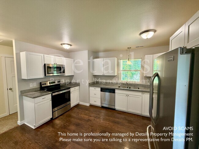 Building Photo - 3 Bedroom Port Orchard Home