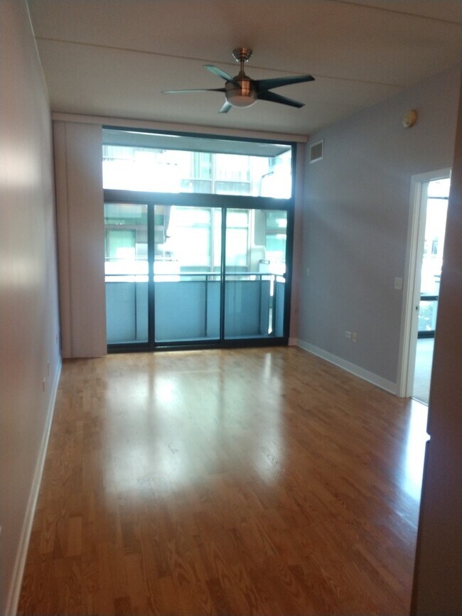 Building Photo - 660 W Wayman St