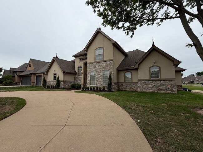 Building Photo - Broken Arrow Schools-Gated Community!