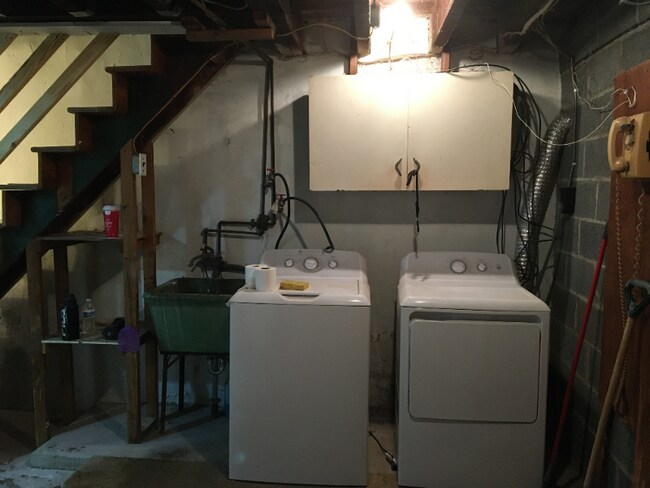 Building Photo - 1143 Rosalie St