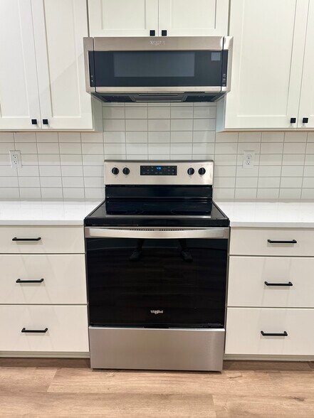 Building Photo - 16 Walnut St NE