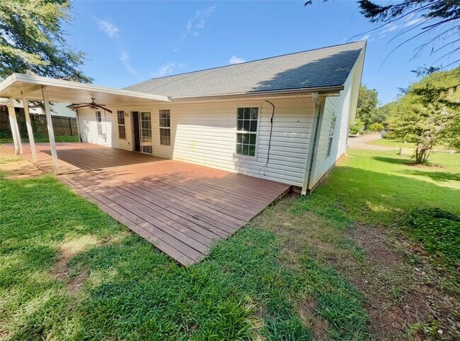 Building Photo - 1101 Ravenswood Dr