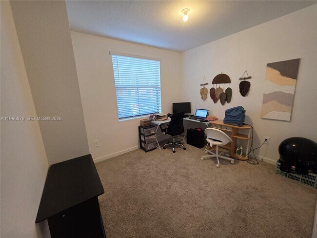 Building Photo - 466 NE 12th St