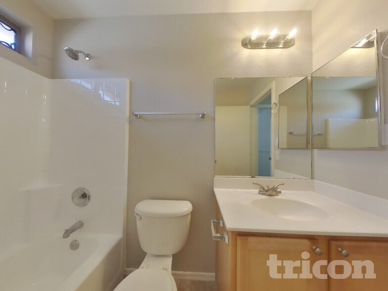 Building Photo - 13227 W Port Au Prince Ln