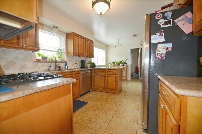 Building Photo - 5118 Lymbar Dr