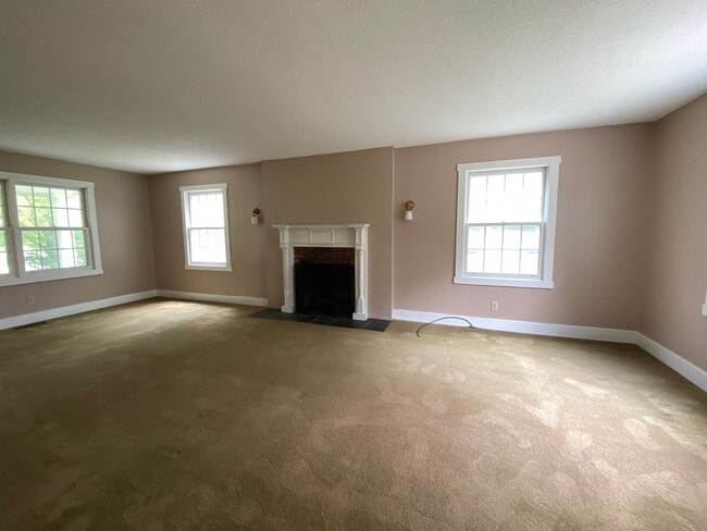 Building Photo - Coming Soon!!! Beautiful, Picture Perfect ...