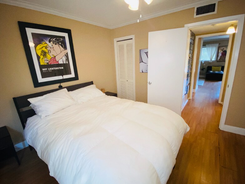 Building Photo - CHEVY Glenchase Ln