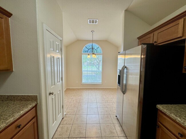 Building Photo - 5207 Bridgewood Dr