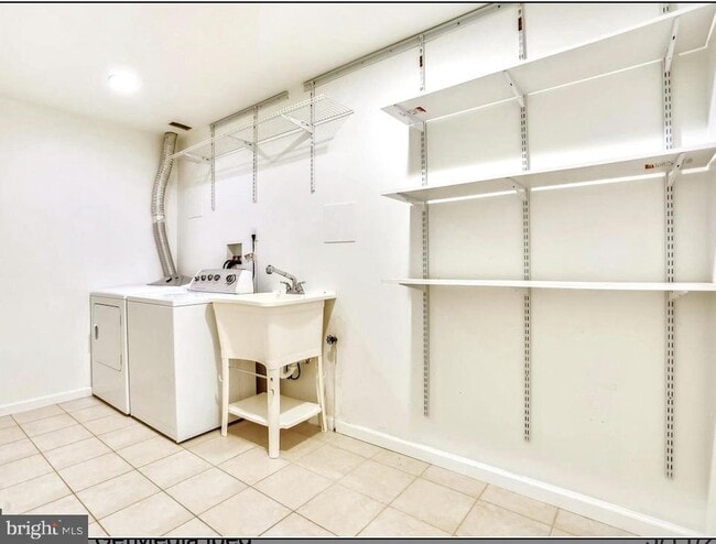 Building Photo - 3151 Borge St