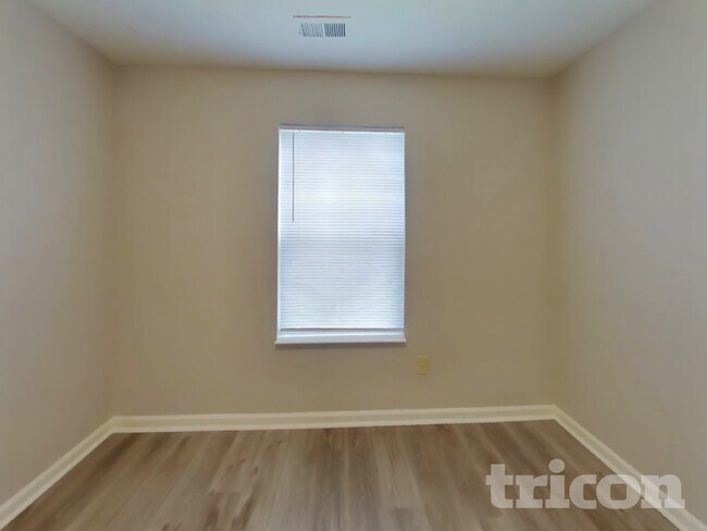 Building Photo - 949 Knox Dr