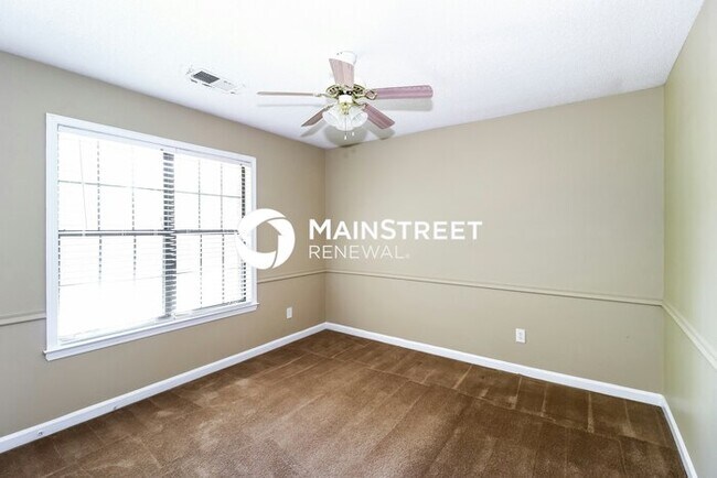 Building Photo - 4 Bedroom Pet-Friendly Home in Cordova, TN with Main Street Renewal