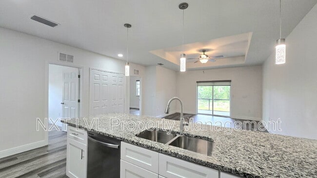 Building Photo - 5050 Jones Dr