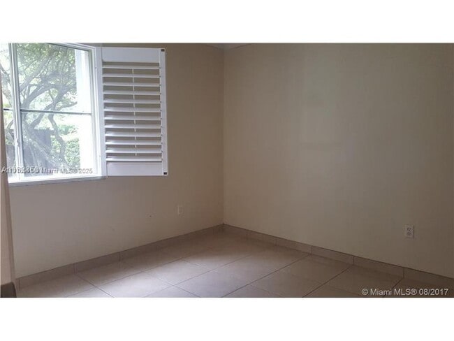 Building Photo - 4712 NW 114th Ave