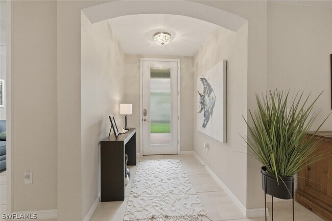 Building Photo - 14827 Edgewater Cir