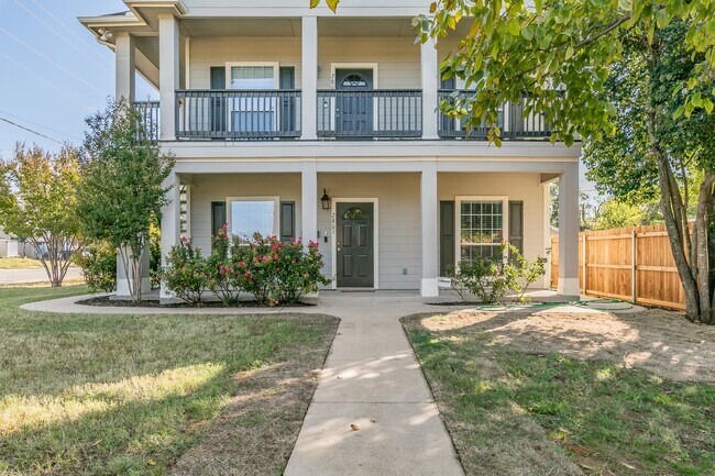 Building Photo - 2803 Frazier Ave