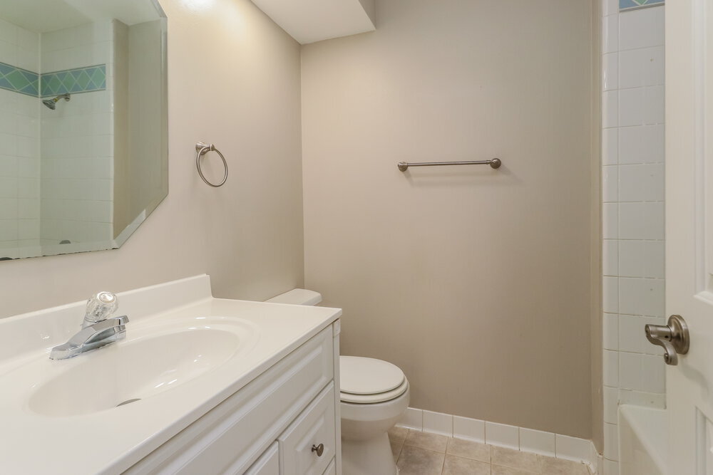 Building Photo - 7811 Goldengrove Dr