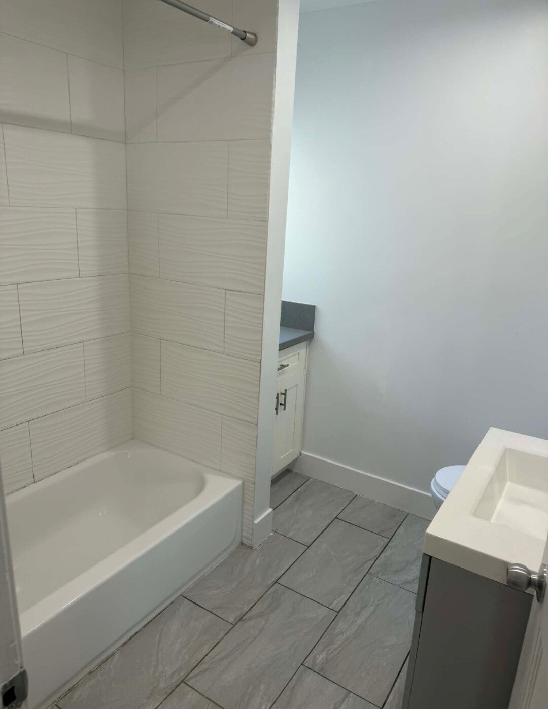 Building Photo - 2231 Ellendale Pl